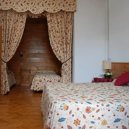 Hotel Dolomiti 3*